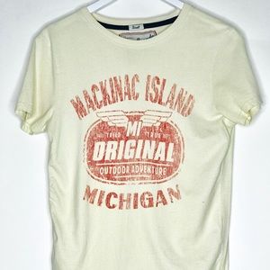 🌟“Mackinac Island “ Graphic Cream T-Shirt Sz: S